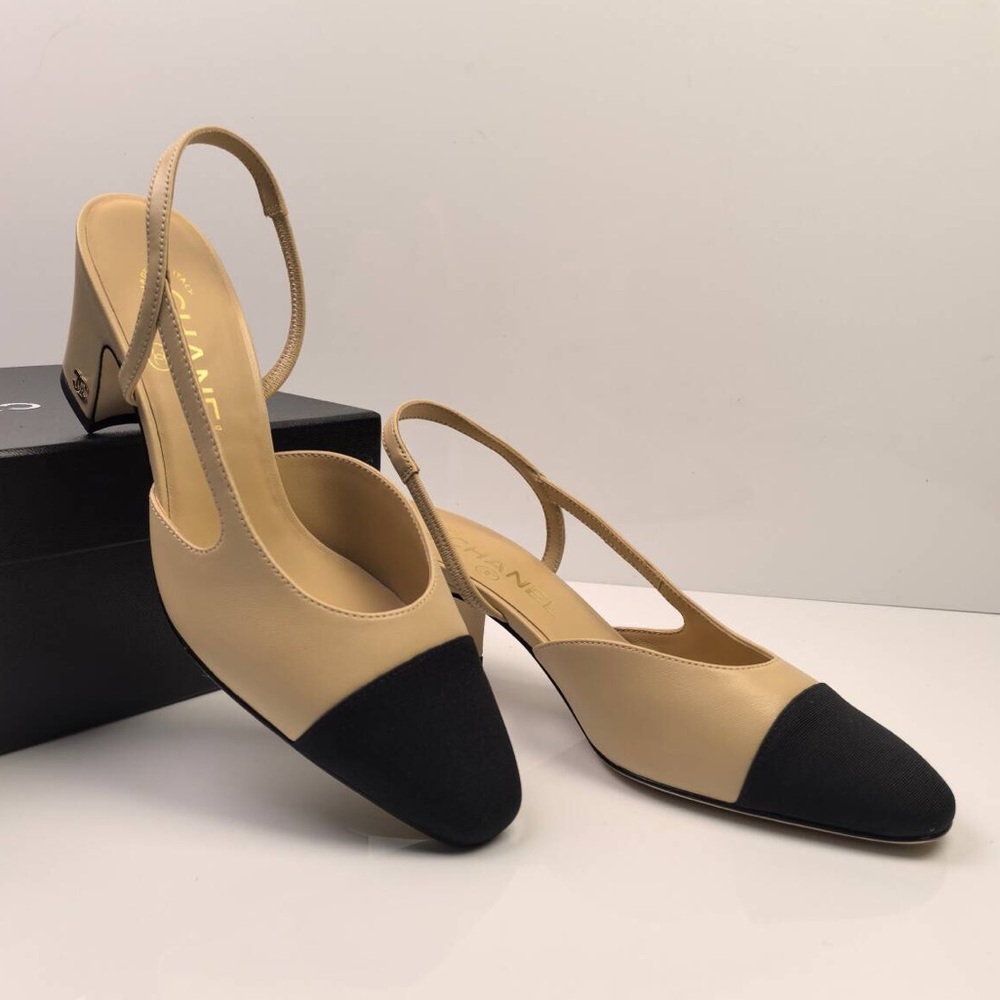 CHANEL Two-Tone Slingback Heels - Picture 5 of 8